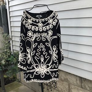 Black/white brocaded top